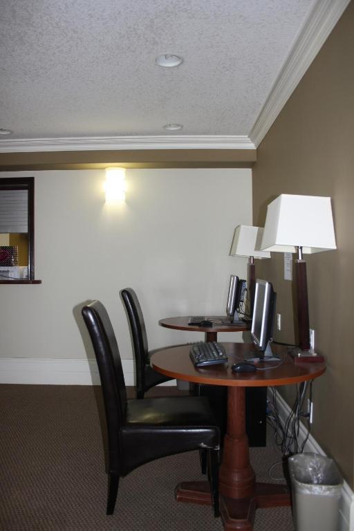 Lakeview Inns & Suites - Edson Airport West Εξωτερικό φωτογραφία